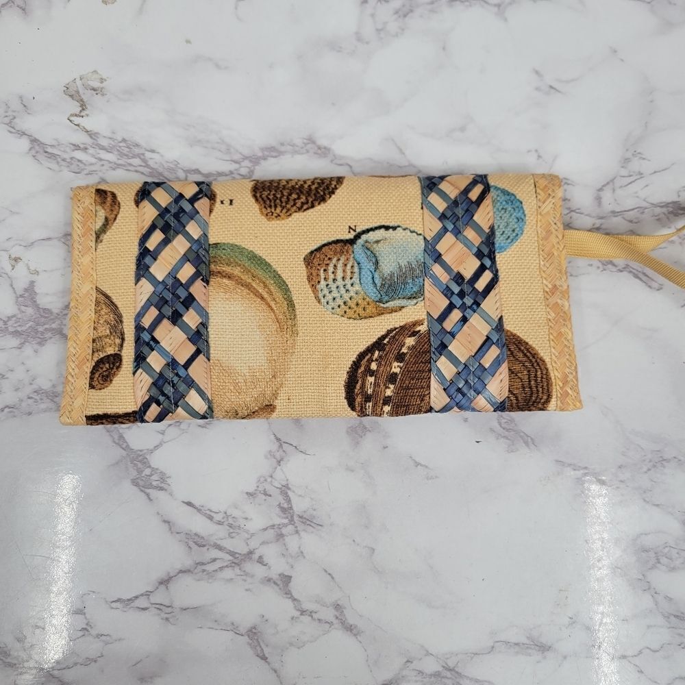 Bahamas Raffia or Jute Rattan Seashell Pattern Wristlet Wicker - Picture 6 of 10